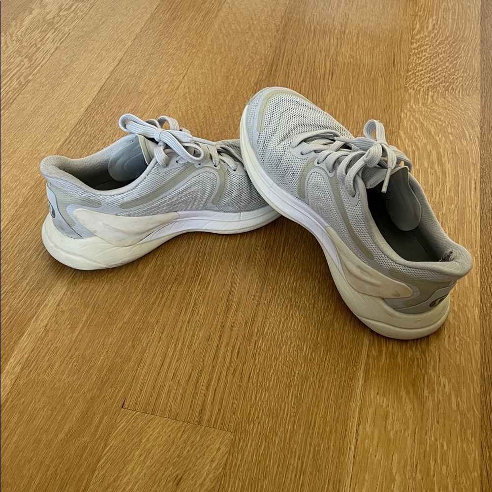Lululemon Womens Blissful Run 2 Running Shoe